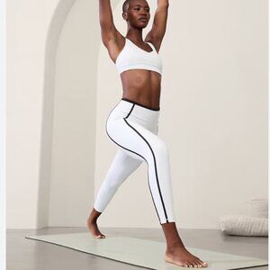 NWT Athleta Elation Ultra High Rise Legging 7/8 legging Size Medium